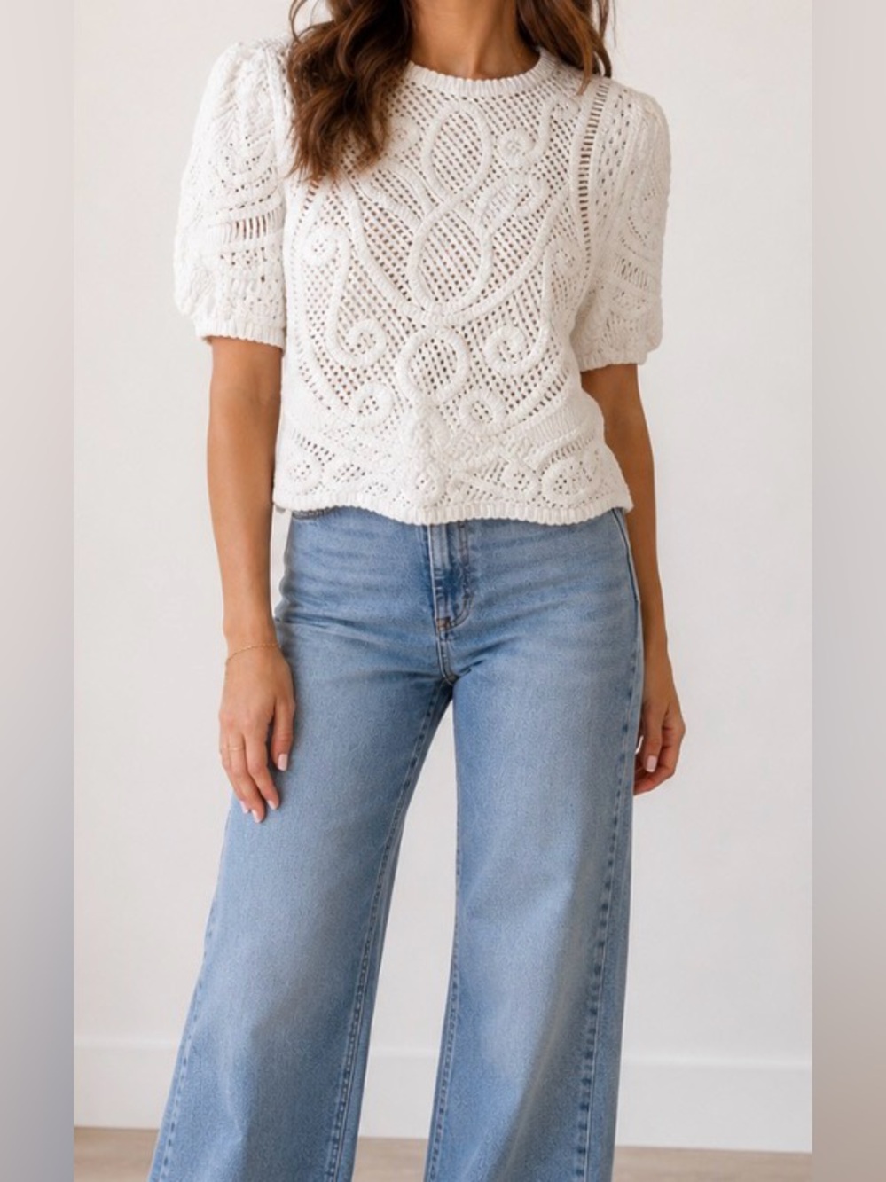 WHBM White Crochet Short-Sleeve Women’s Cropped Sweater Top NWT sz Medium